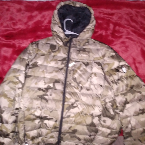 Coach puffy jacket - Picture 3 of 3